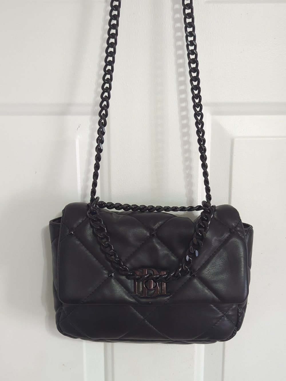 Badgley Mischka Black Quilted Chain Strap Crossbody Bag Glam Shoulder Purse